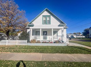 808 3rd St, Alma, NE 68920