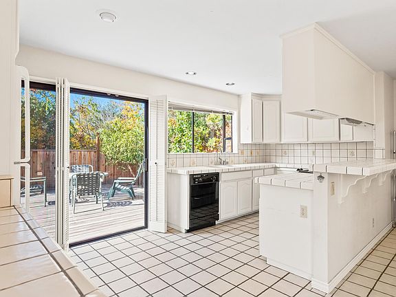 3rd image of 195 N Sunnyvale Ave #A
