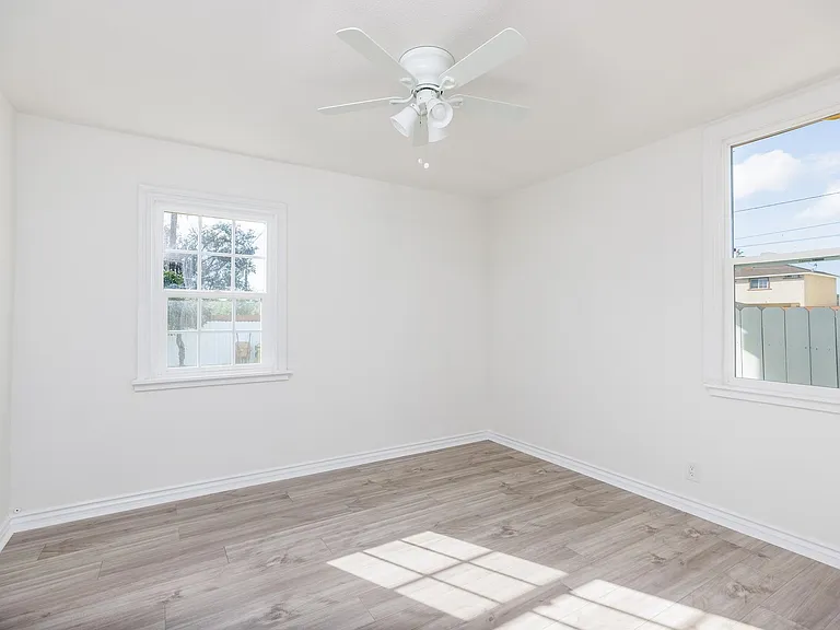 333 S 1st Ave — Photo 14