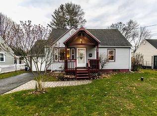 50 Homeland Rd, North Syracuse, NY 13212