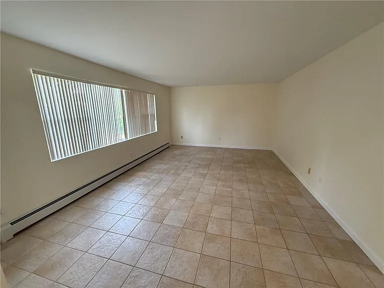 16 Brenden St — Photo 7