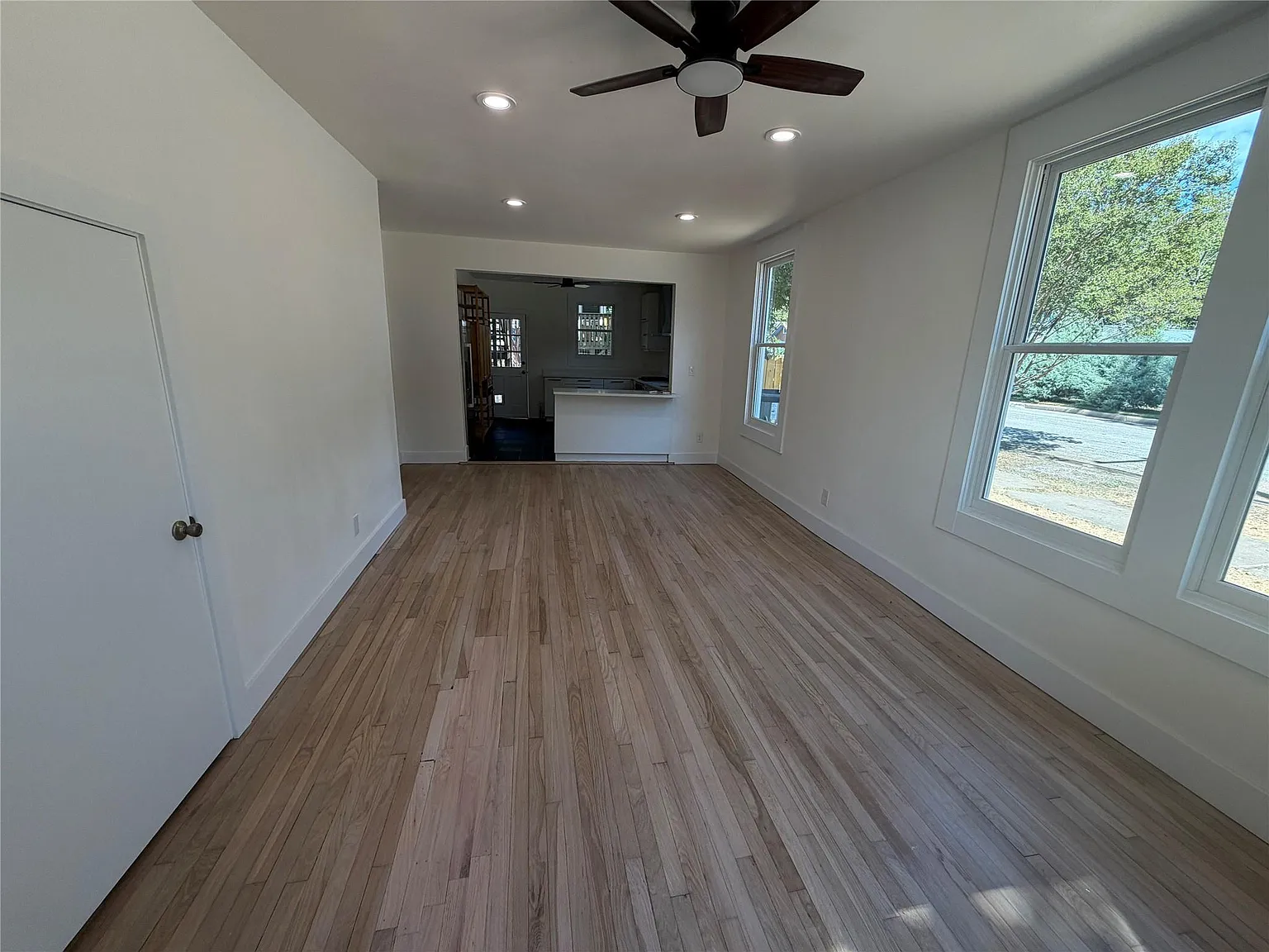 4014 Avenue D — Photo 2