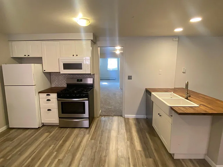 1437 N High St #1 — Photo 13