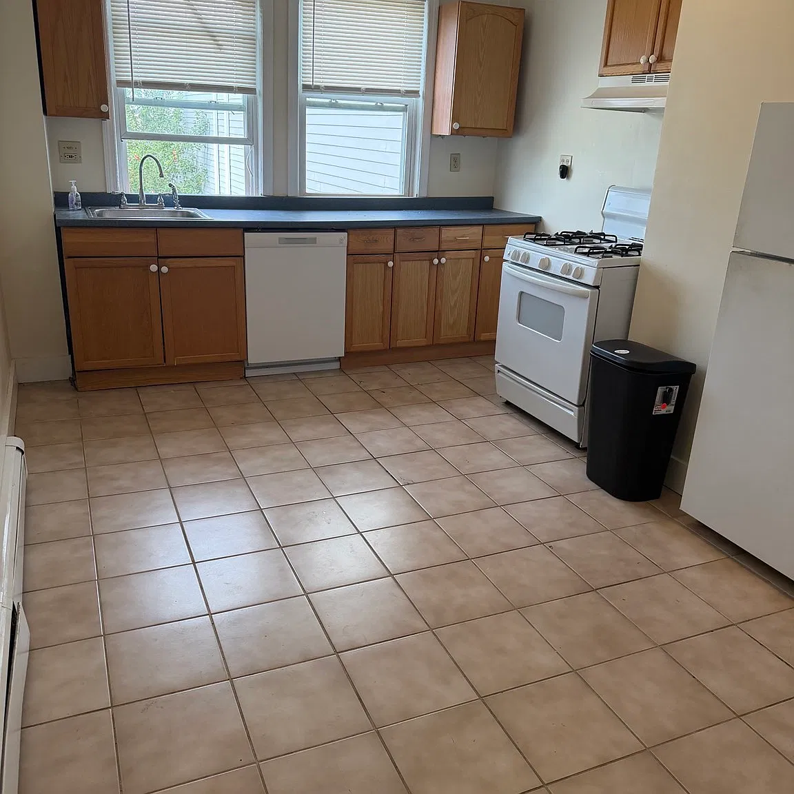3 bed, $2,800 — Photo 2