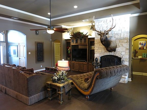 3rd image of 3209 Fairfield Ln