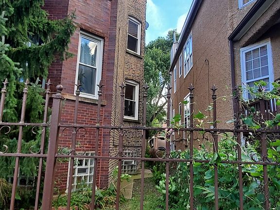 5th image of 3523 W Dickens Ave