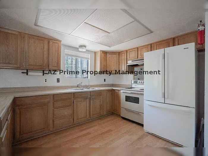 5383 Glenwood Ln — Photo 10