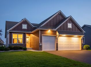 10973 41st St N, Lake Elmo, MN 55042