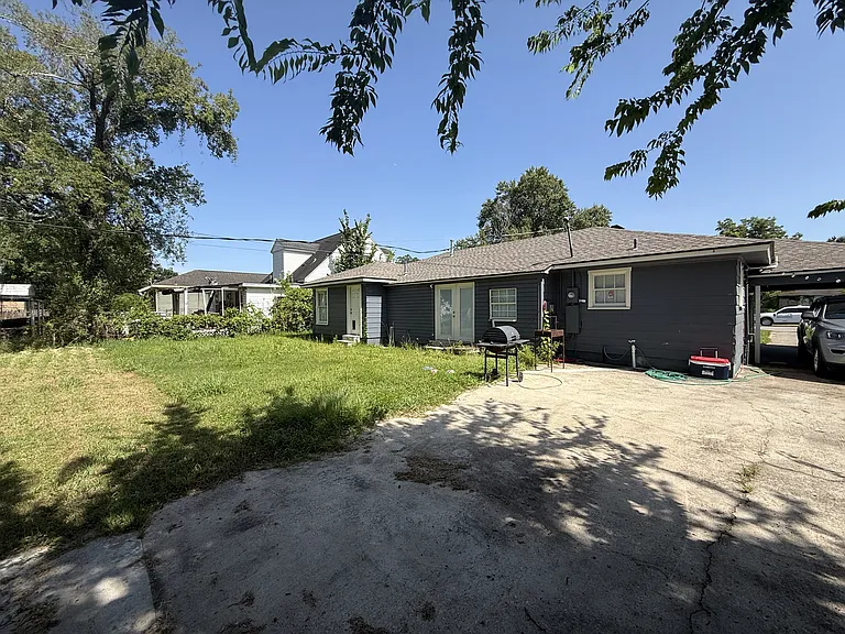 2330 Rusk St — Photo 13