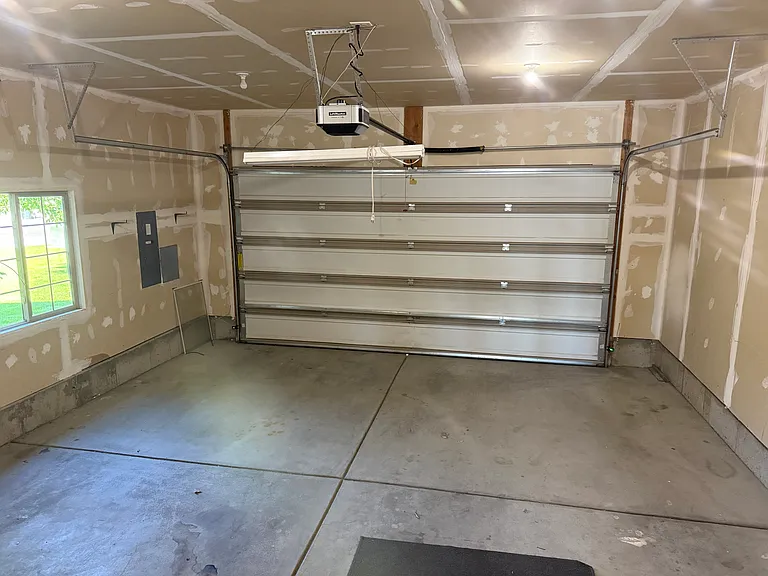 3888 Brighton Cir — Photo 35
