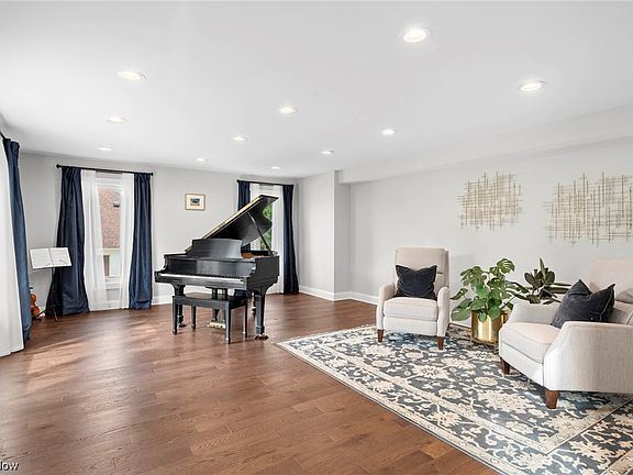 4th image of 2615 Butternut Ln