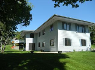 34 Meadowlark Ln, North Oaks, MN 55127