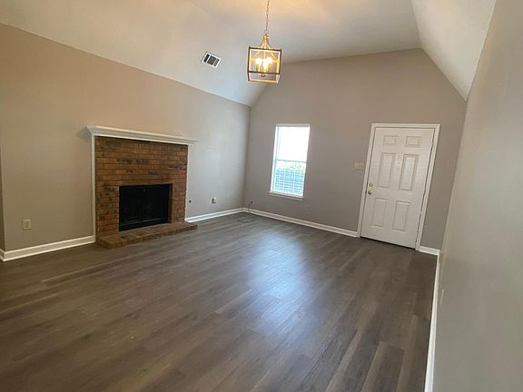 3rd image of 1660 Camille Way
