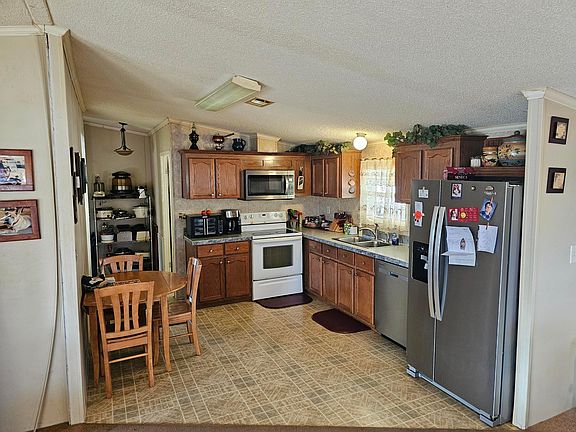 4th image of 904 SW 44th Boulevard