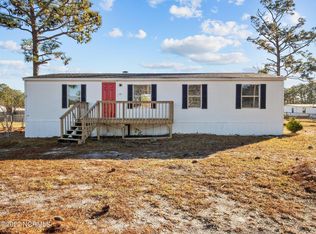 110 N Queens St, Hubert, NC 28539