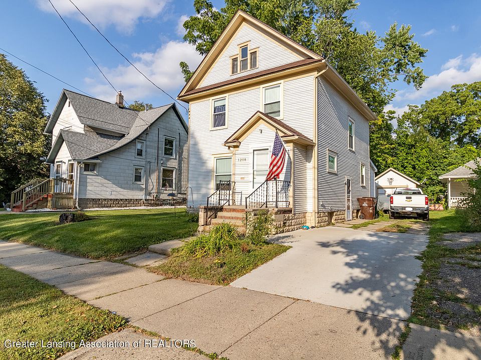 2nd image of 1208 N Pine St