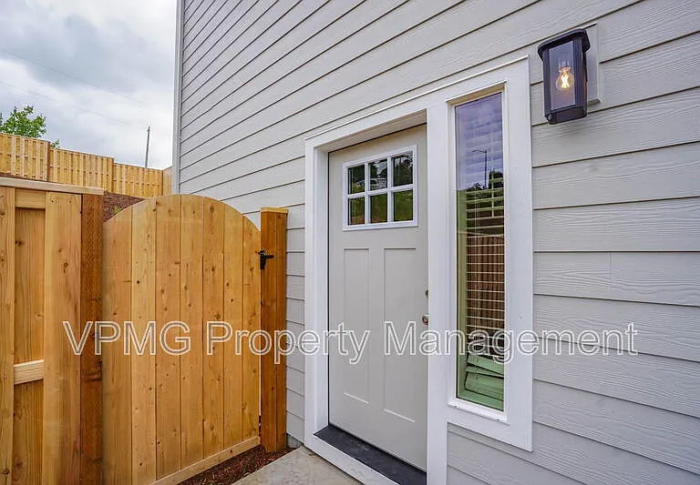 2347 E Otter Loop #A — Photo 4