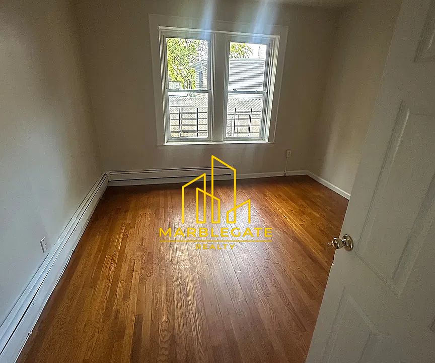 2nd image of 397 13th Ave #33
