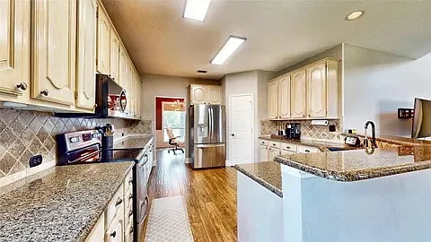 1352 Winnipeg Dr — Photo 1