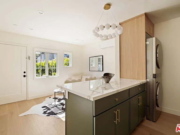 308 S Highland Ave — Photo 56