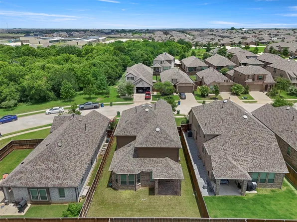 1504 Shire Dr, Aubrey, TX 76227