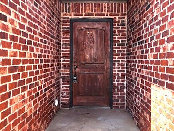 2nd image of 13707 Oxford Dr #13705