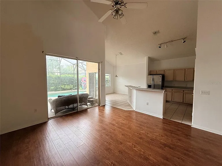 2918 Blooming Alamanda Loop — Photo 7