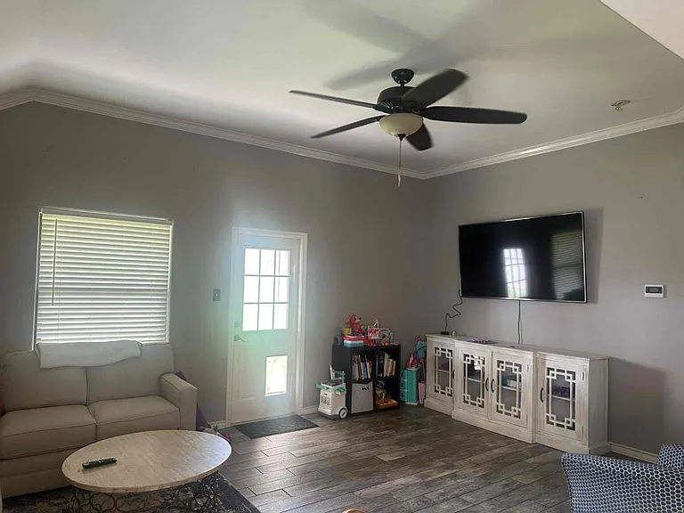 2281 Hultgreen Ave — Photo 5