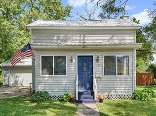 302 8th Ave NE, Independence, IA 50644