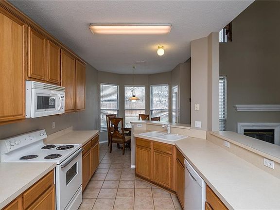 5th image of 7619 Geneseo Ln