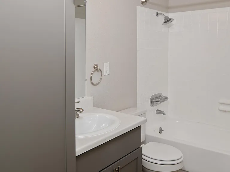 Fox Pointe — Photo 35