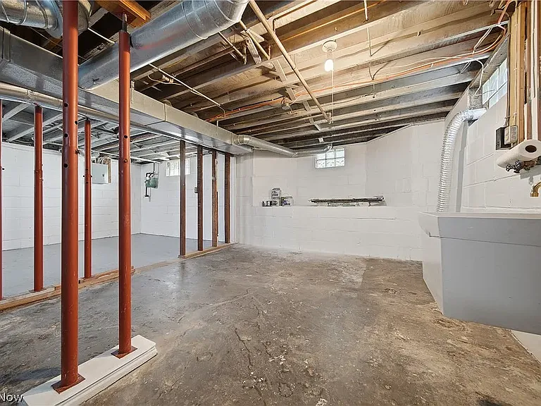 2613 Crown Pl NW — Photo 18