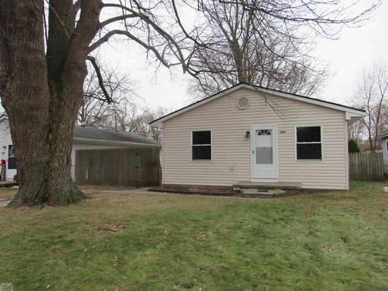 949 Liberty St, Algonac, MI 48001