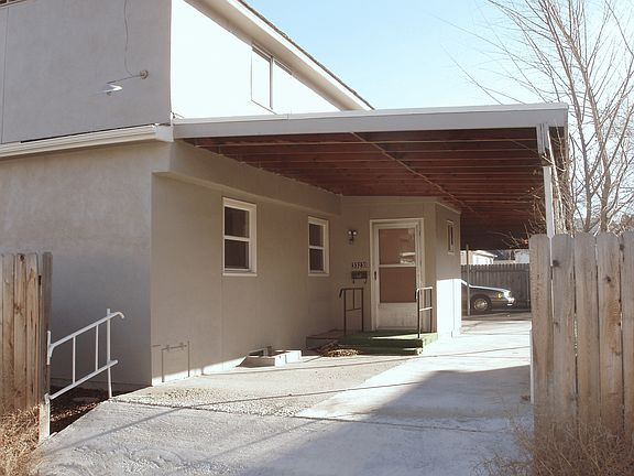 Separate entrance, Covered Parking