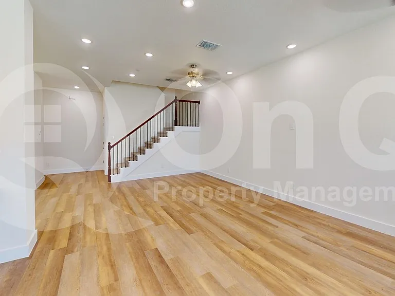 313 Buck Ridge Dr — Photo 6
