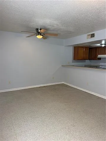 2 bed, 1.5 bath, 1304 sqft, $1,250 — Photo 4