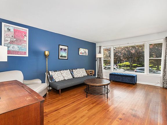 3rd image of 9427 S Trumbull Ave