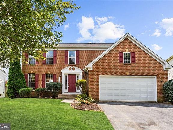 2nd image of 5 Indian Grass Ct