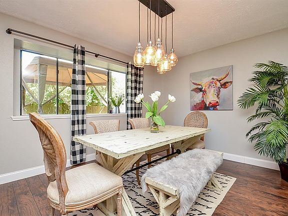 2nd image of 2437 Willow Bend Dr