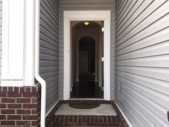 2nd image of 8805 Cressent Glen Ct