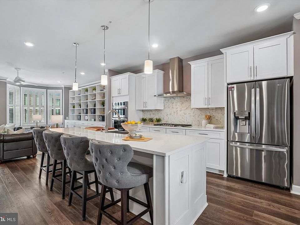 1st image of 110 Market Sq NW Unit 24