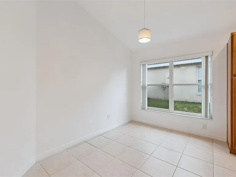 1346 Solana Cir — Photo 6