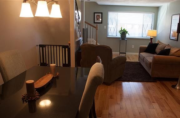 5th image of 429 Farrwood Dr