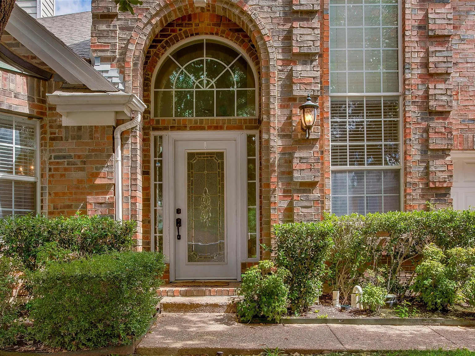 3 bed, 2630 sqft, $4,200 — Photo 3