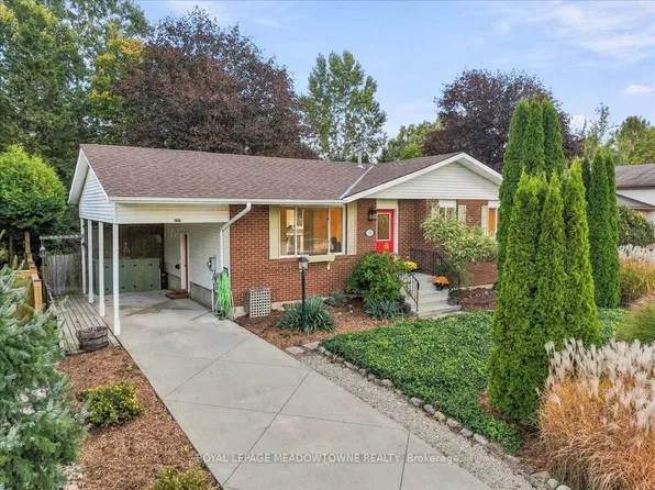 137 Orchard Dr, The Blue Mountains, ON N0H 2P0