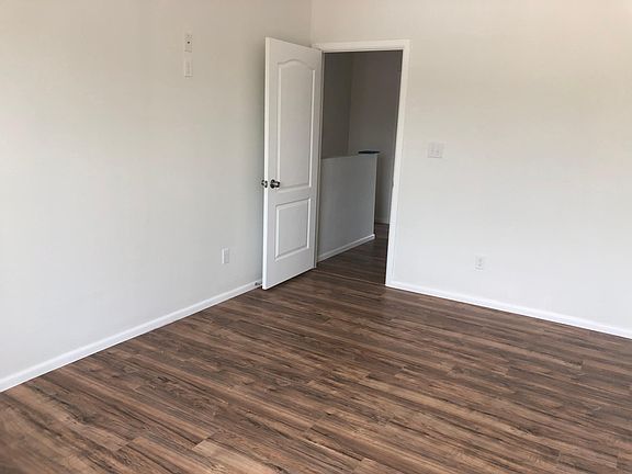 Upstairs Bedroom 2