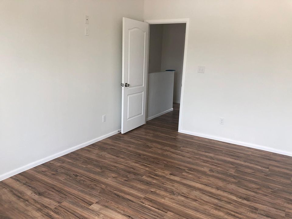 Upstairs Bedroom 2
