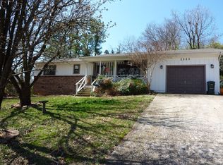2223 N Briarwood Ln, Fayetteville, AR 72703