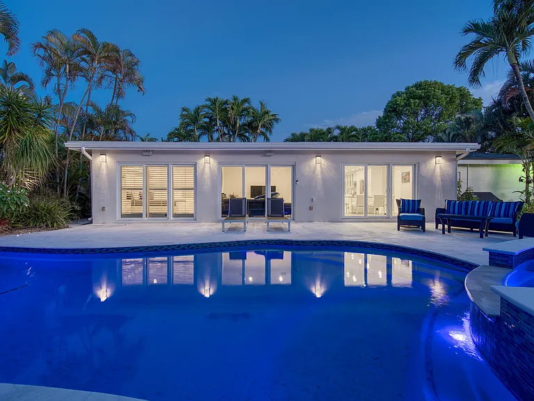 1733 Coral Gardens Dr — Photo 38