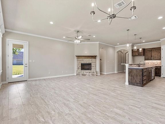 3rd image of 1386 Highland Park Cir